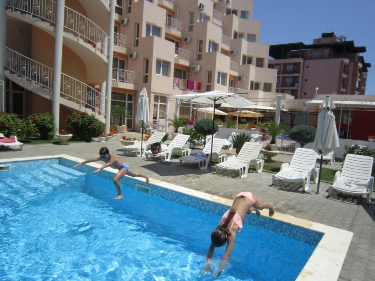 Vanilla Garden Apartments Slântsjev Brjag Eksteriør bilde