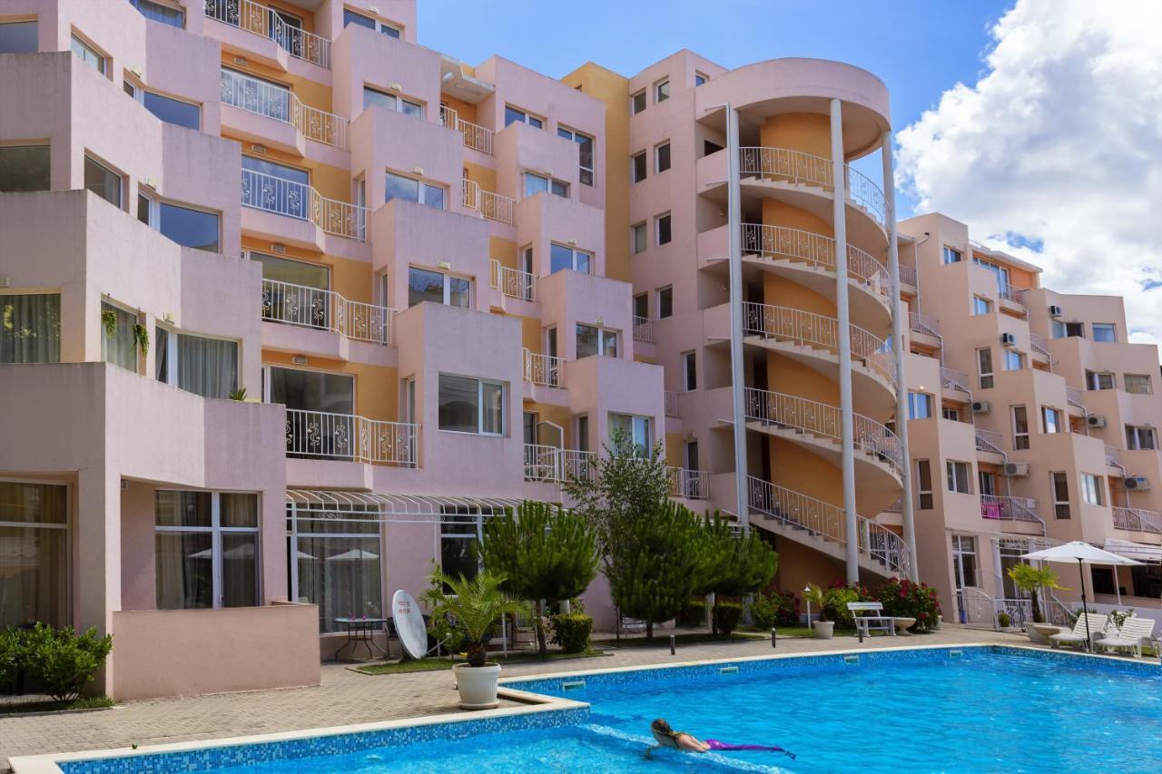 Vanilla Garden Apartments Slântsjev Brjag Eksteriør bilde